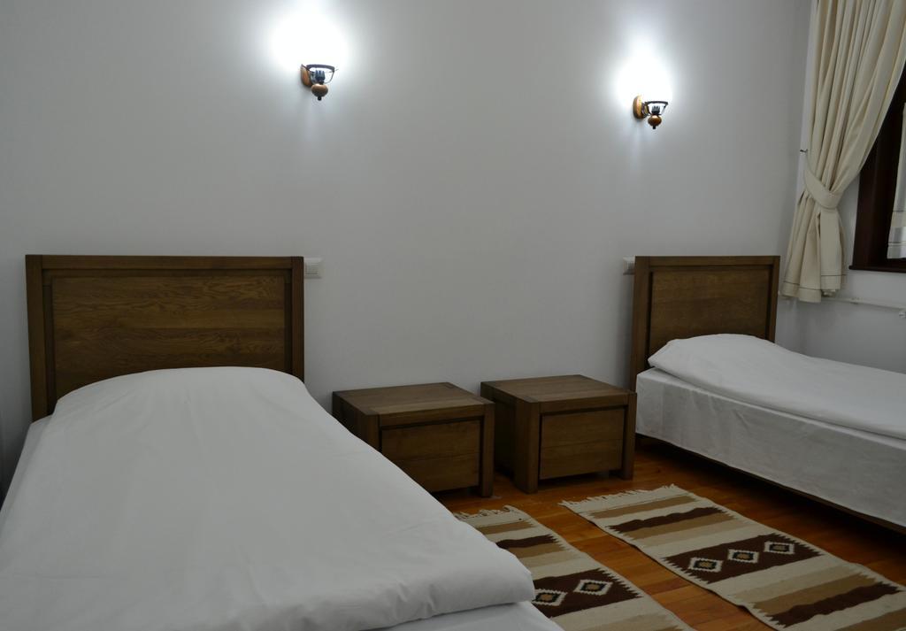 Casa De Oaspeti Sfantul Nicolae Iasi Buitenkant foto