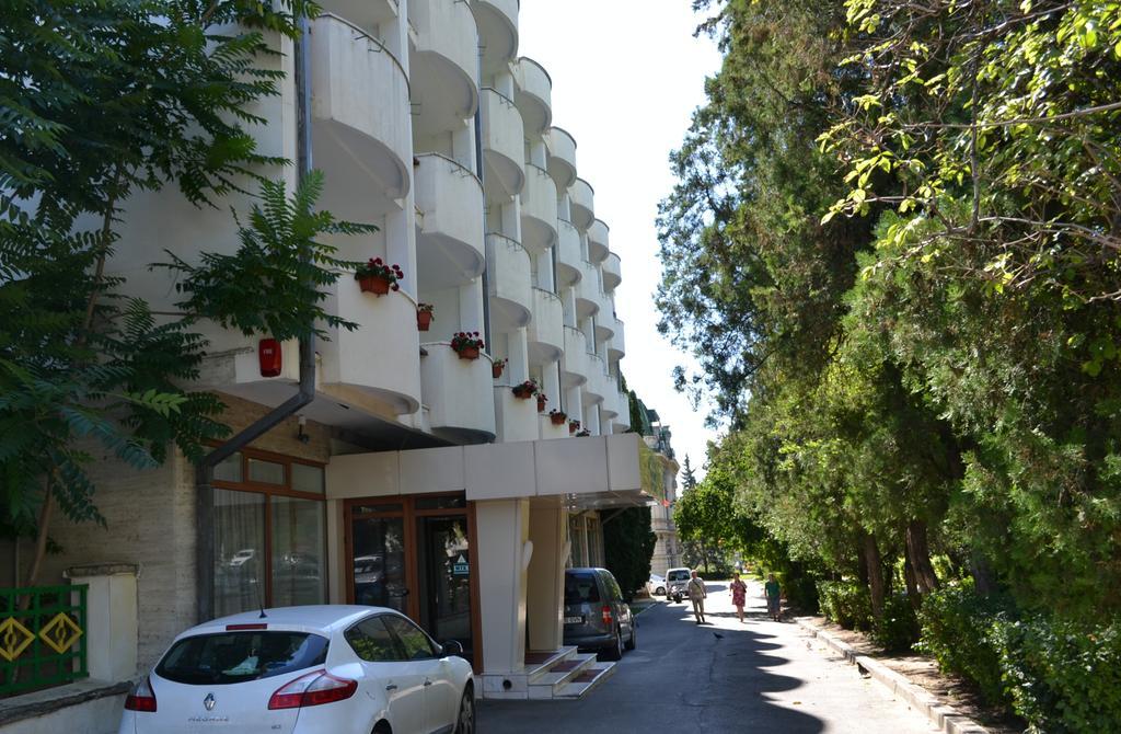 Casa De Oaspeti Sfantul Nicolae Iasi Buitenkant foto